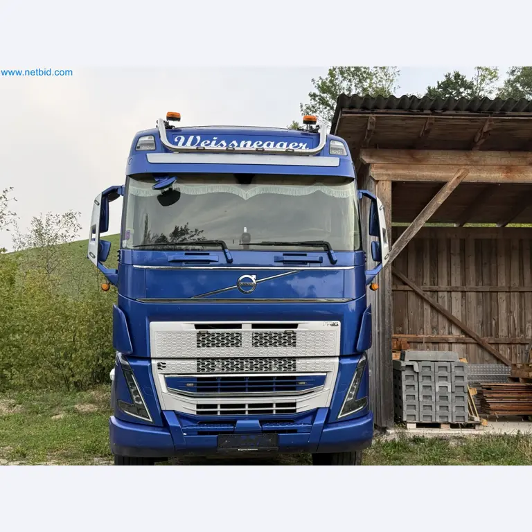 Effiziente Beladung und Holztransport mit dem VOLVO FH16 750 HP 6x4 Rigid inklusive Heckladekran Palfinger EPSILON Q150Z 96-9