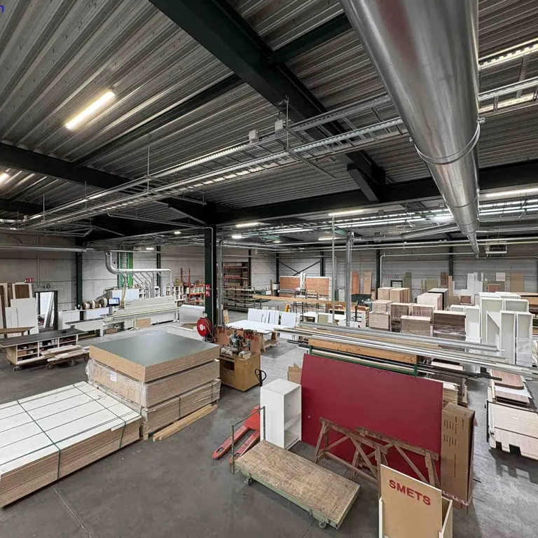 KOMPLETTE PRODUKTIONSANLAGE FÜR DIE HOLZVERARBEITUNG