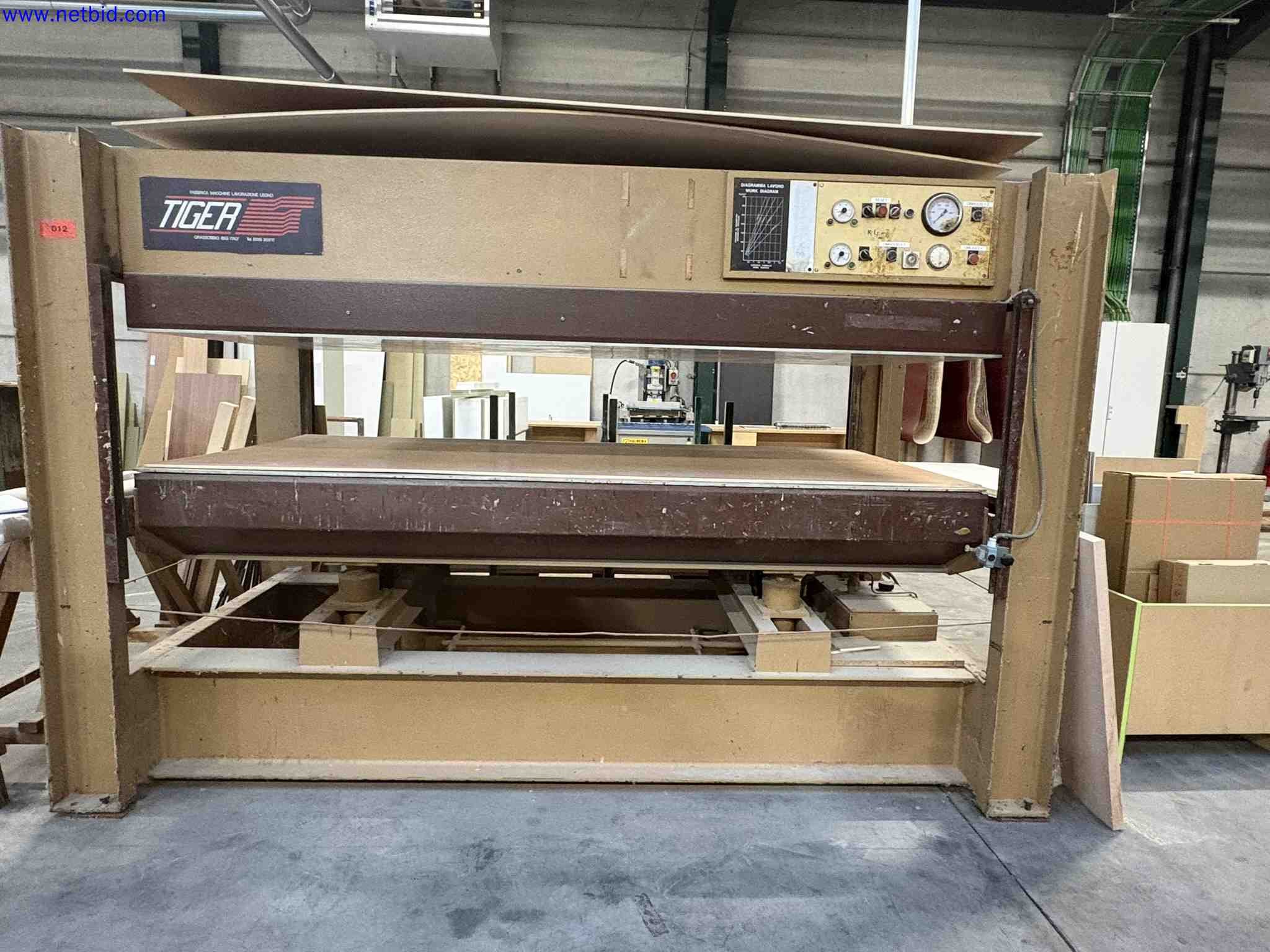 Schließung eines Tischlereibetriebs für Küchen und Treppen in Belgien-24