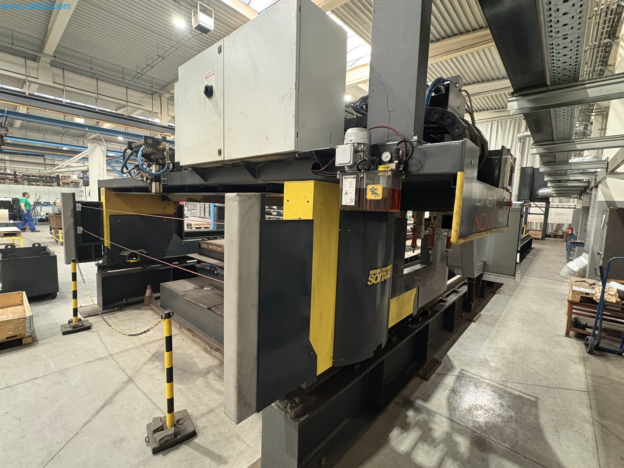 CNC oxy-fuel cutting machine and aluminium double mitre saw-4