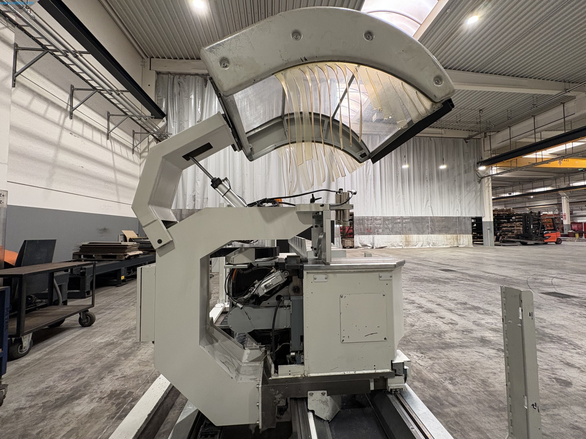 CNC oxy-fuel cutting machine and aluminium double mitre saw-7