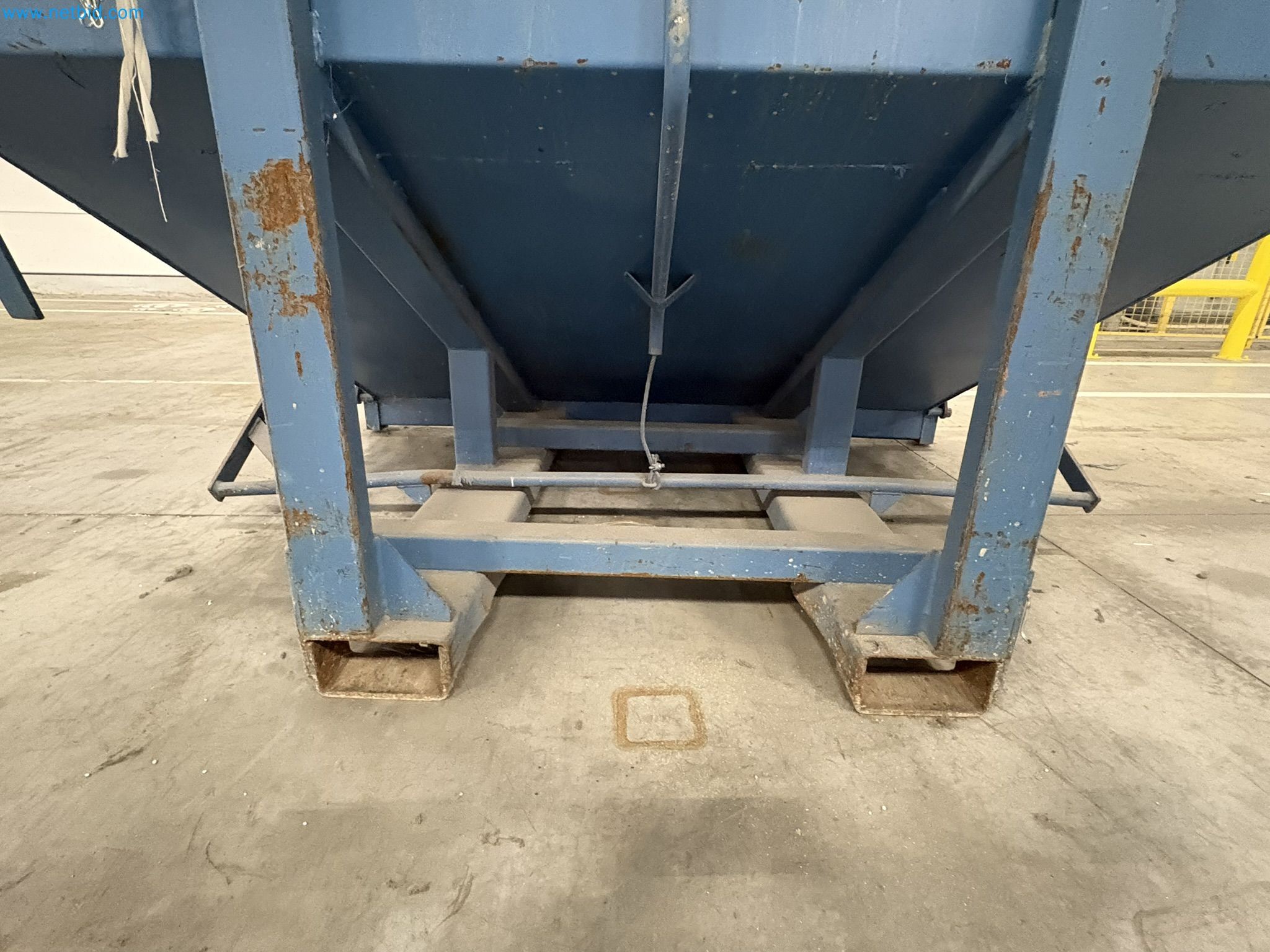 Lagerregale, Büromöbel und MFC-Spanplatten-3