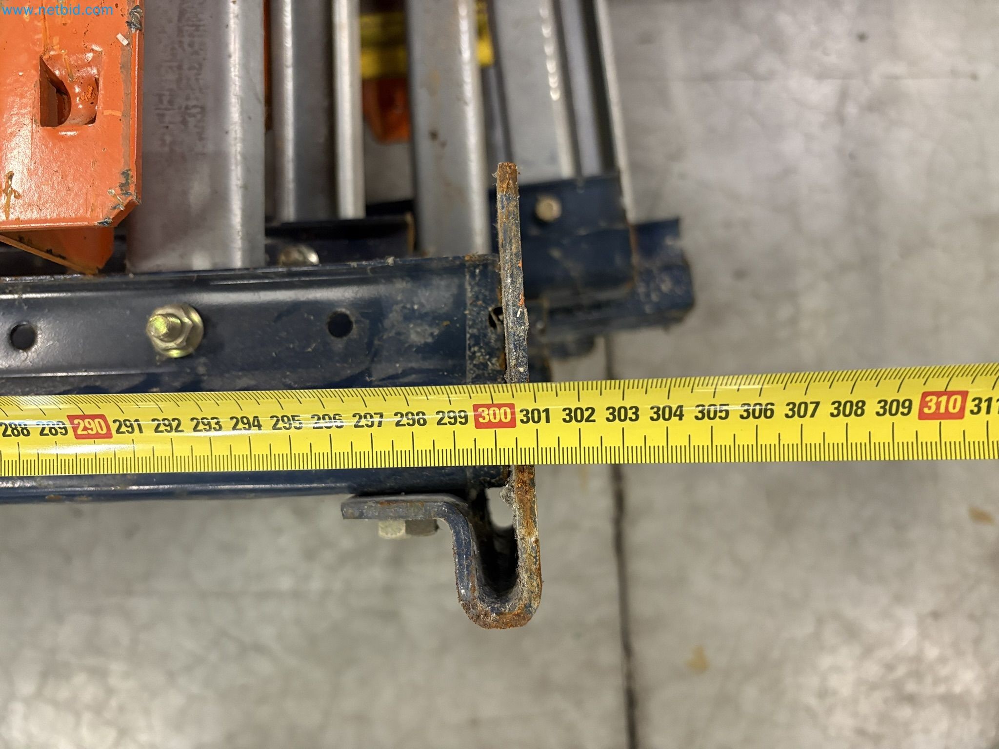 Lagerregale, Büromöbel und MFC-Spanplatten-5