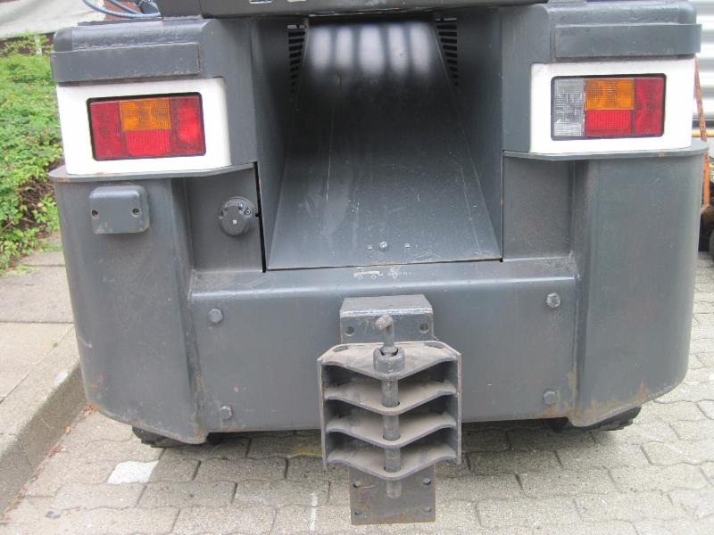 Gepflegte Flurförderfahrzeuge-5