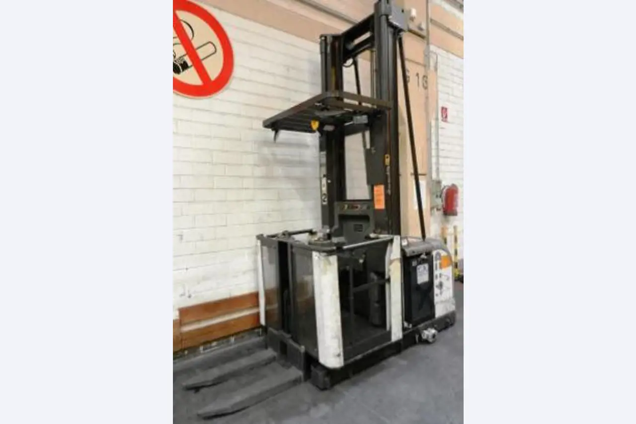 Gepflegte Flurförderfahrzeuge-2