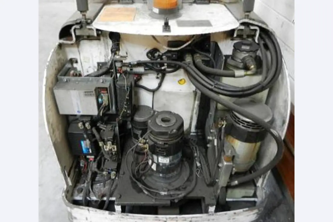 Gepflegte Flurförderfahrzeuge-4