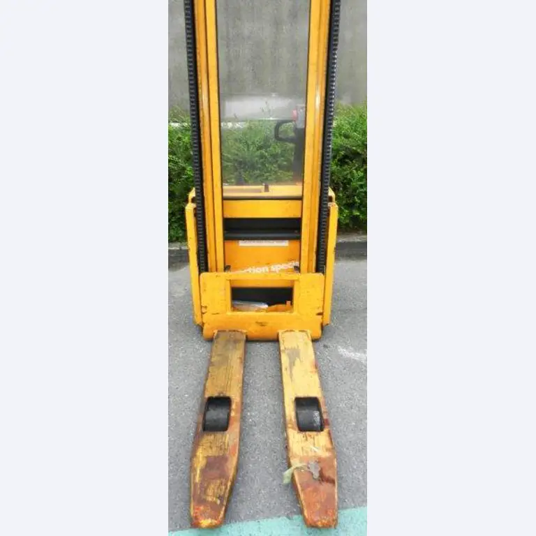 Well-maintained electric transport vehicles-2