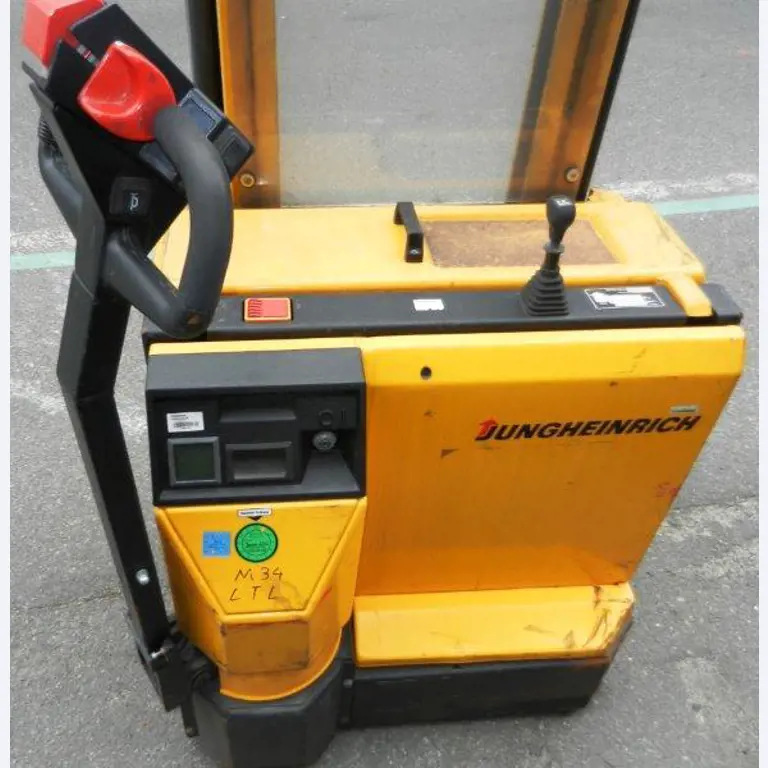 Well-maintained electric transport vehicles-4