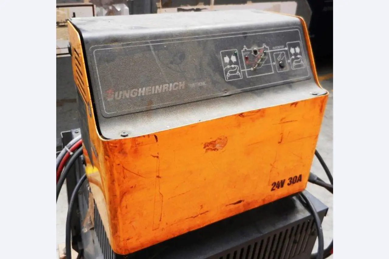 Well-maintained electric transport vehicles-8