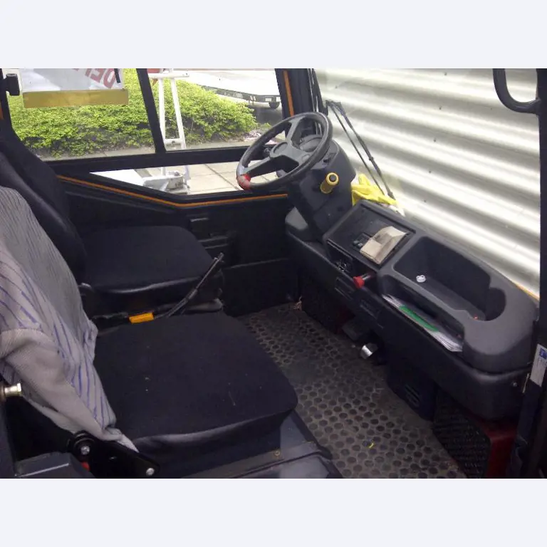 Gepflegte Flurförderfahrzeuge-5