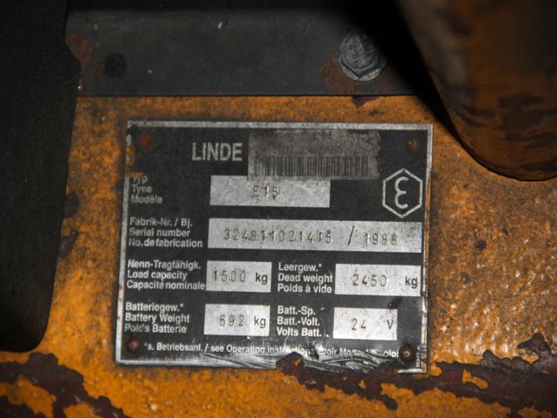 
used forklifts and lifting devices-5