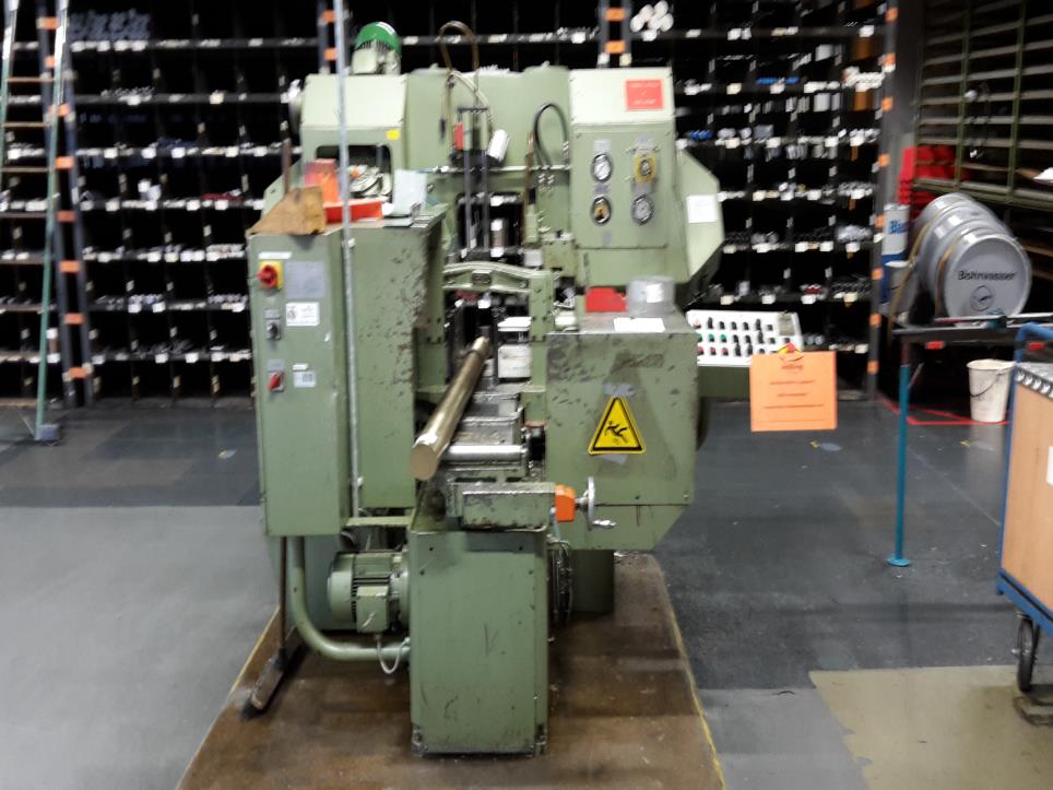 Gepflegte Flurförderfahrzeuge-1