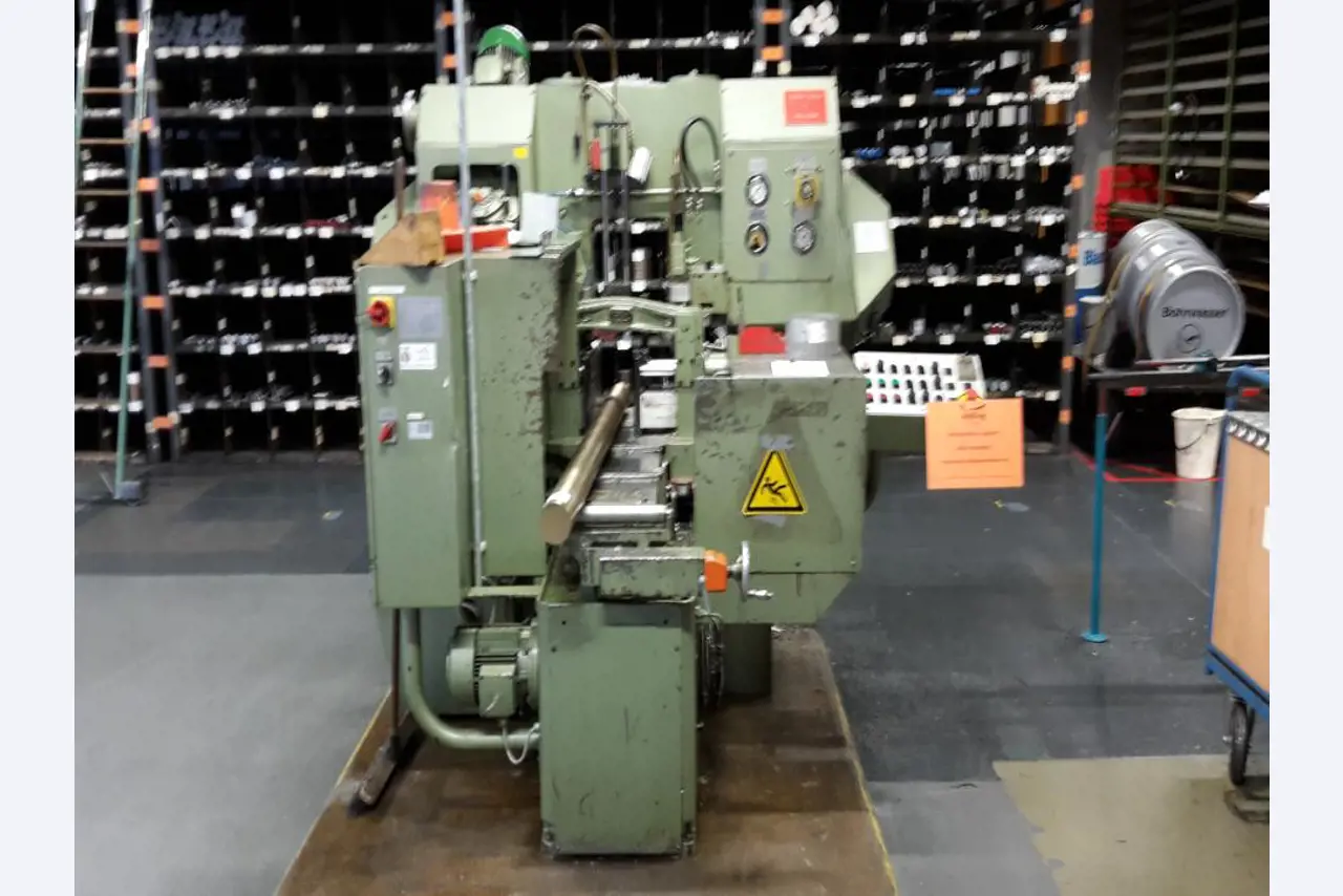 Gepflegte Flurförderfahrzeuge-1