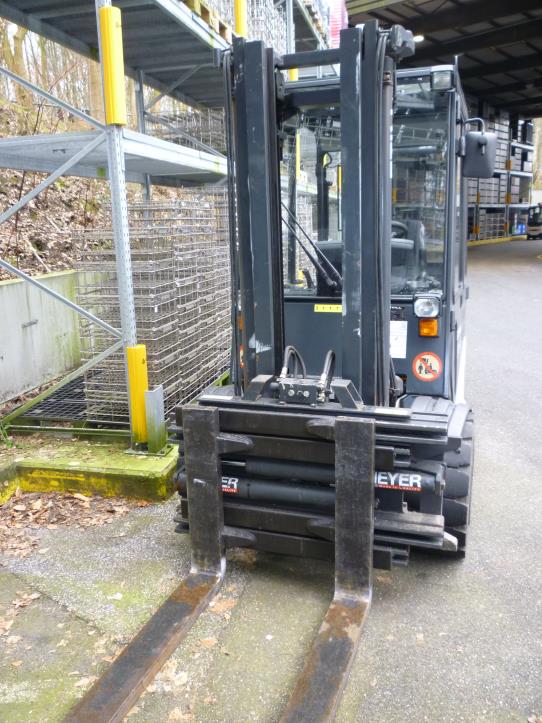 Gepflegte Flurförderfahrzeuge-2