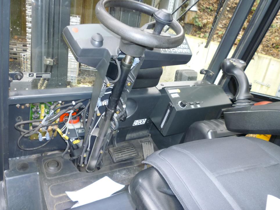 Gepflegte Flurförderfahrzeuge-4