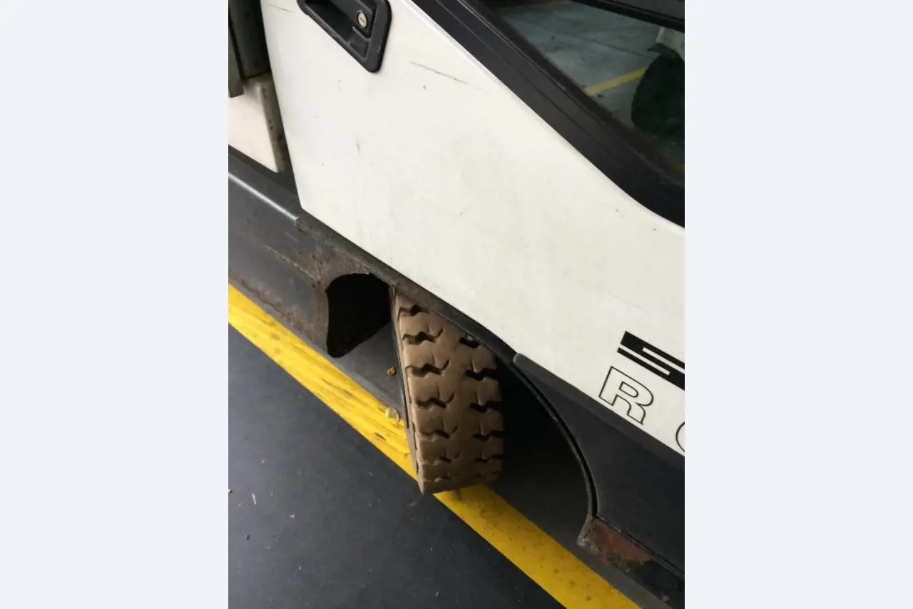 Gepflegte Flurförderfahrzeuge-6