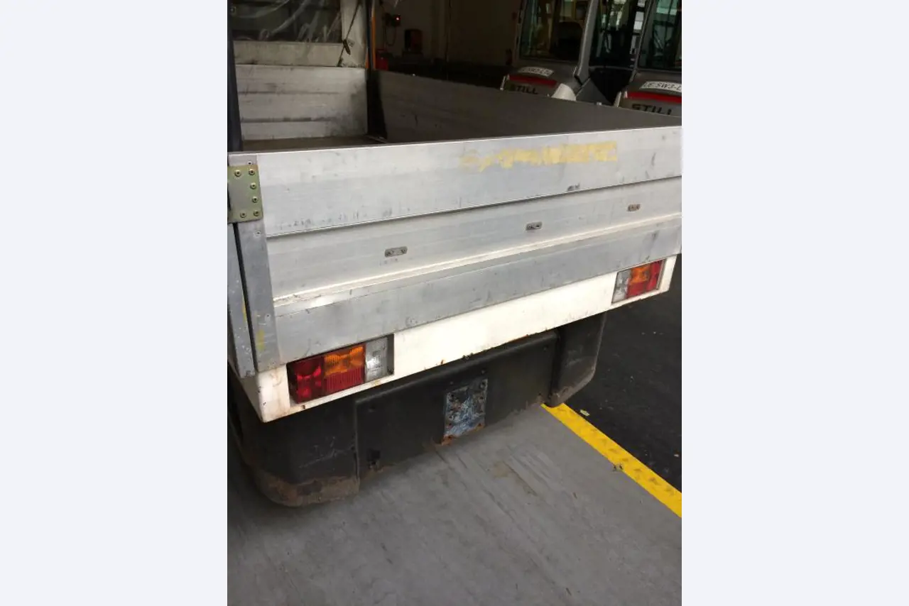 Gepflegte Flurförderfahrzeuge-3