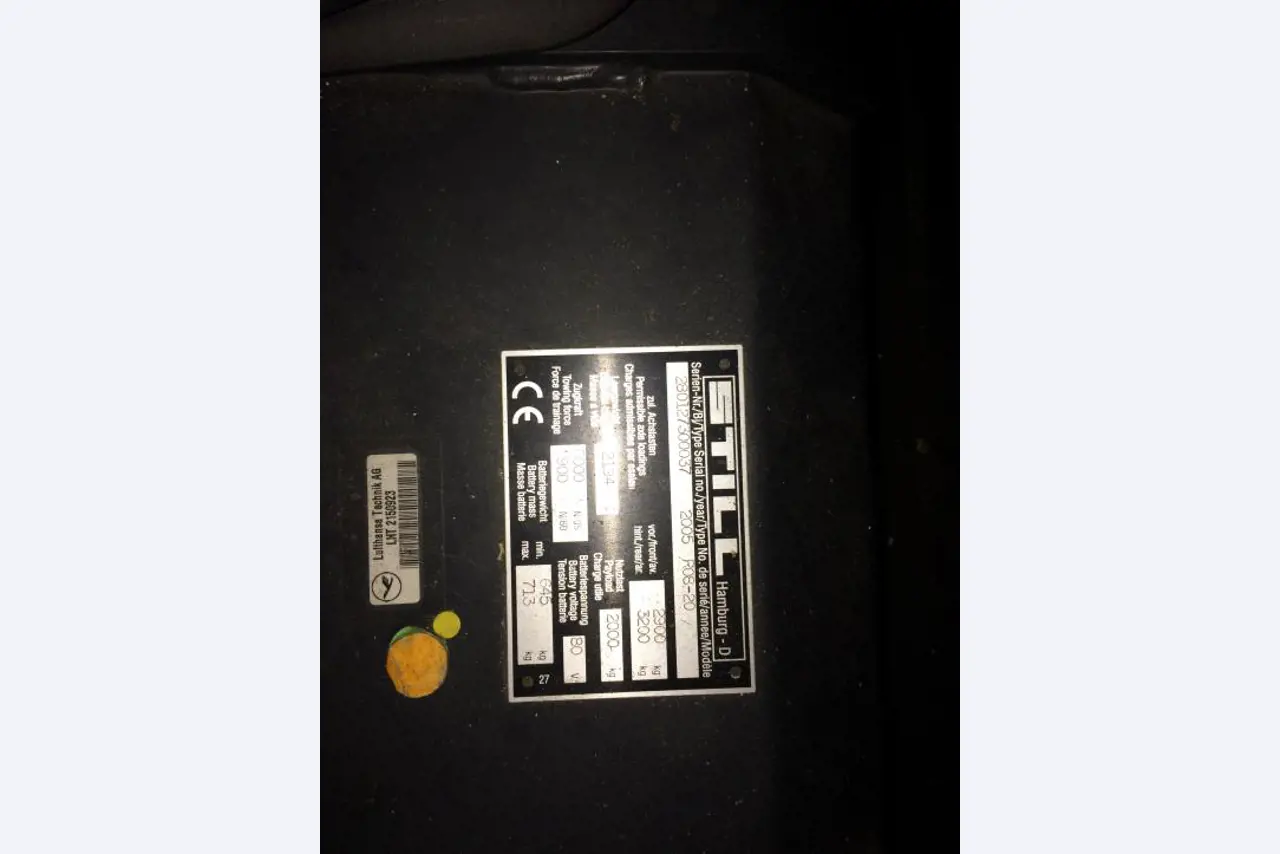 Gepflegte Flurförderfahrzeuge-12