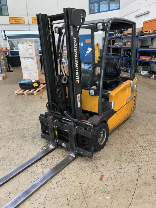 Gepflegte Flurförderfahrzeuge-2