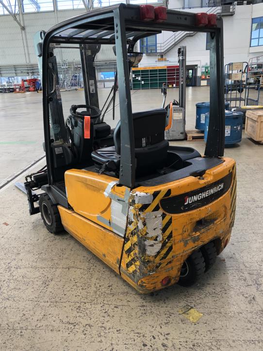 Gepflegte Flurförderfahrzeuge-3