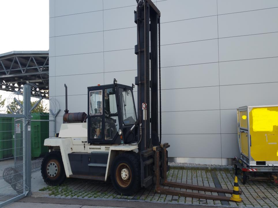 Gepflegte Flurförderfahrzeuge-2