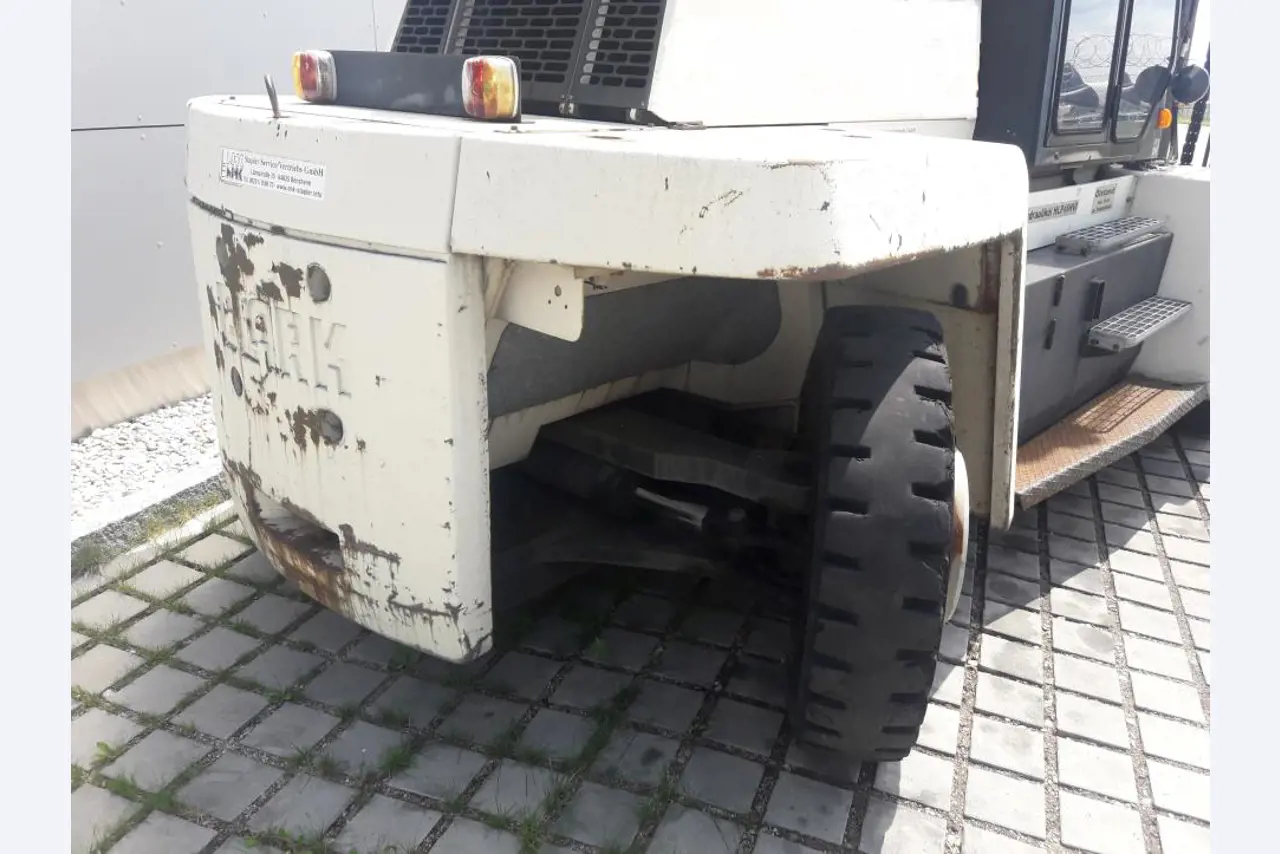 Gepflegte Flurförderfahrzeuge-4