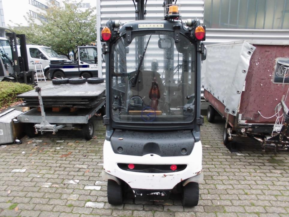 Gepflegte Flurförderfahrzeuge-3