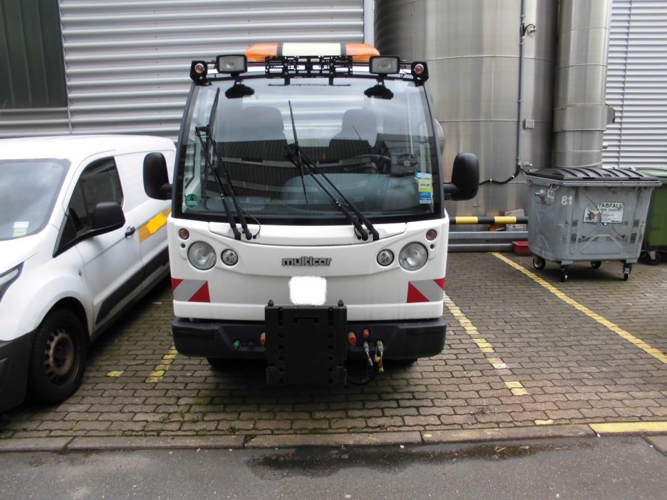 Gepflegte Flurförderfahrzeuge-2