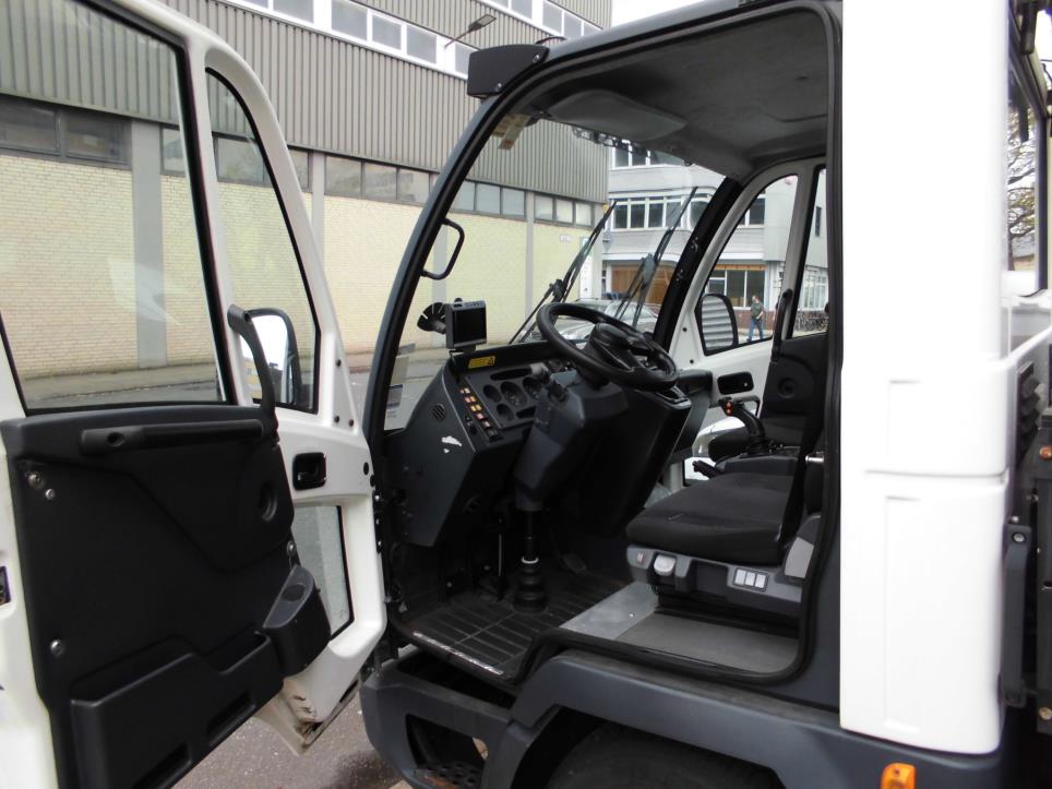 Gepflegte Flurförderfahrzeuge-4