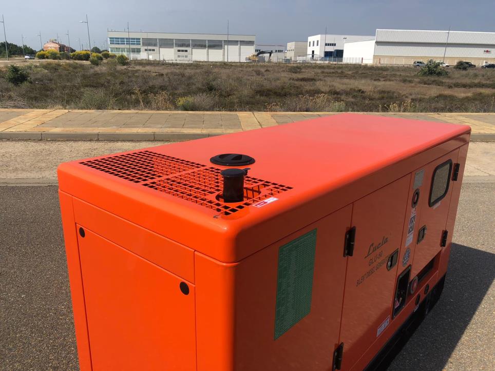 Mini excavators and generators, LUCLA -9