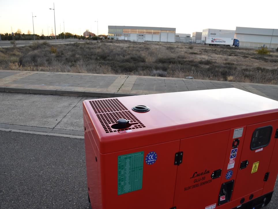 Minibagger und Stromgeneratoren, LUCLA-7