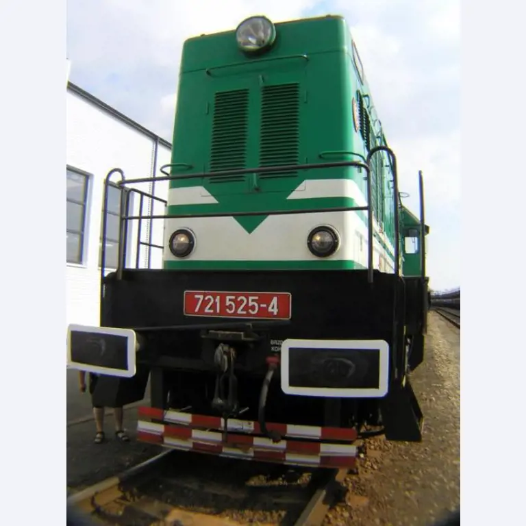 3 locomotives -1