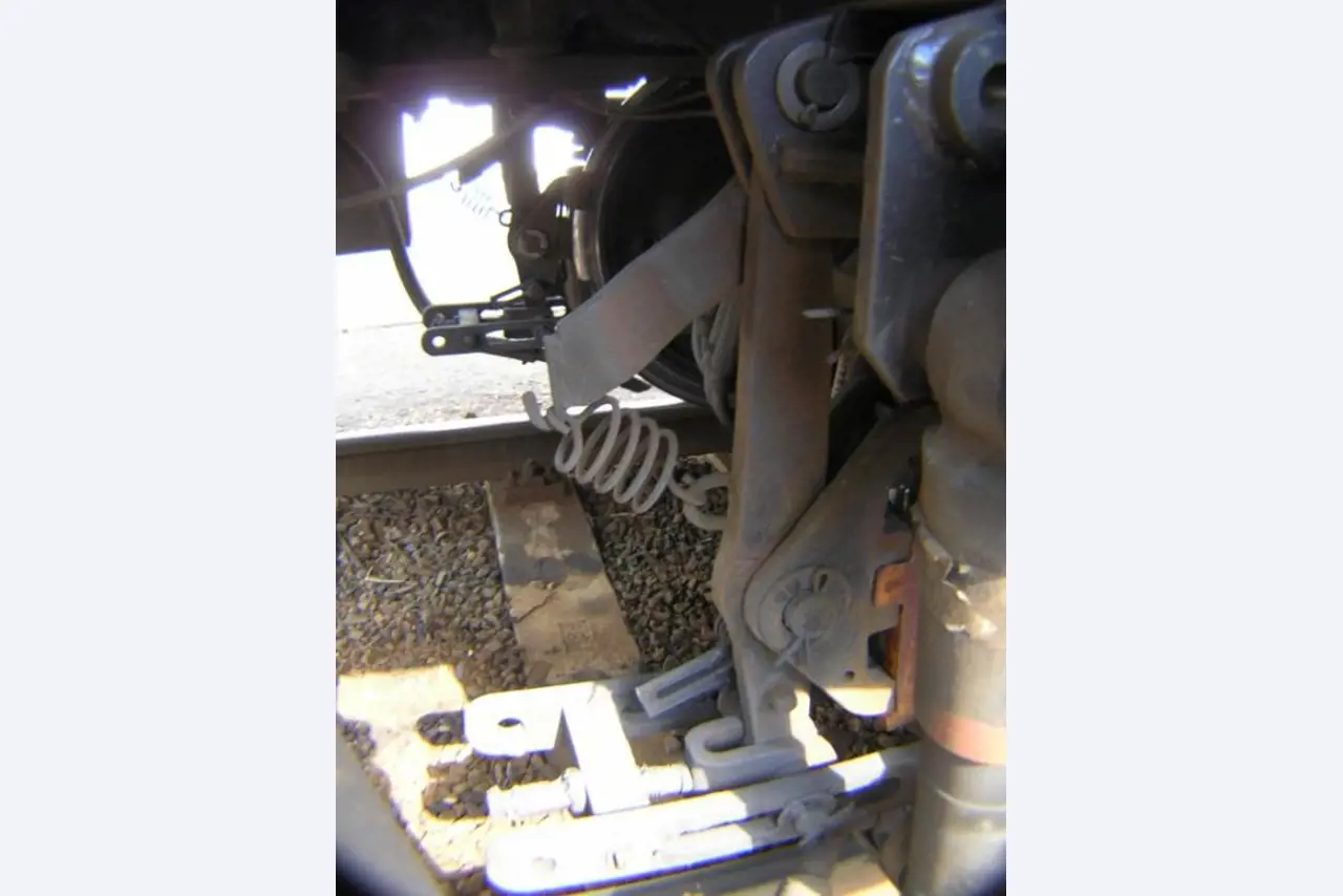 3 locomotives -4