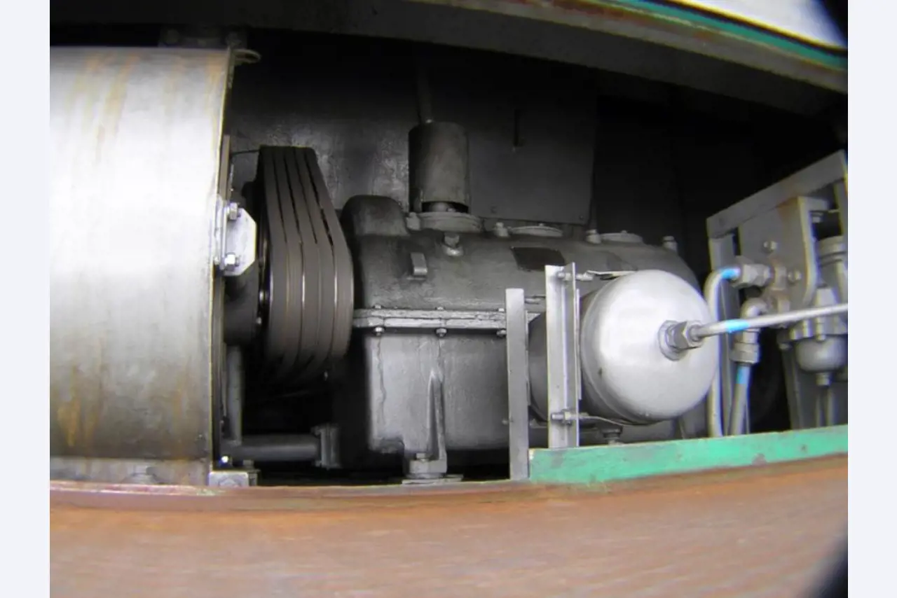 3 locomotives -12