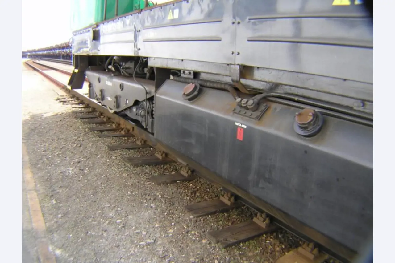3 locomotives -15