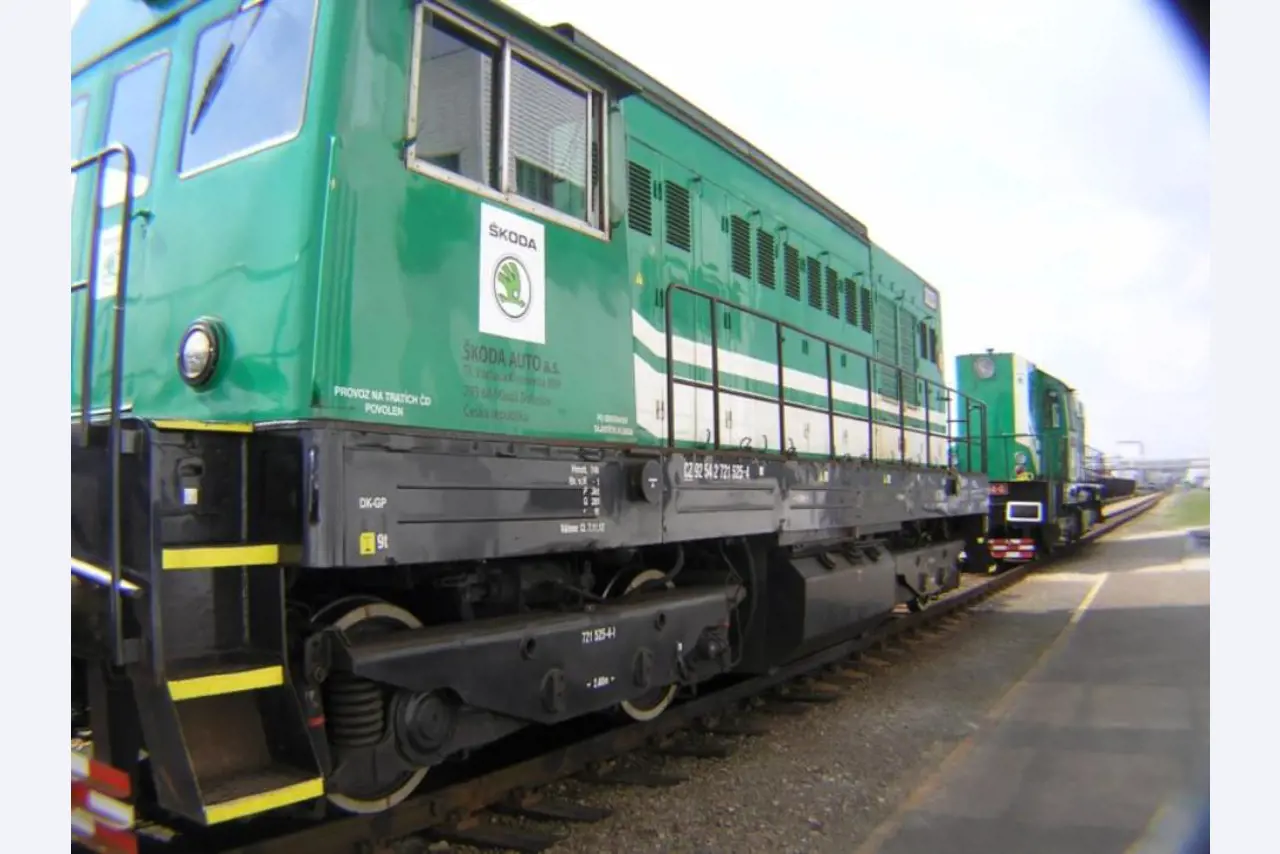 3 locomotives -31