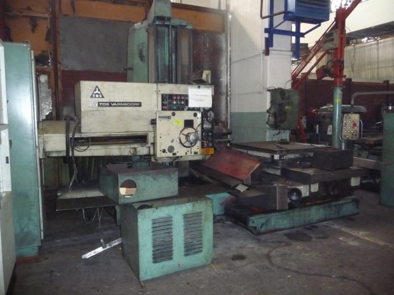 2 CNC machining center-1