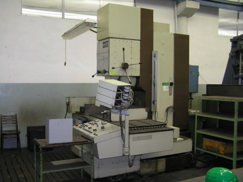 2 CNC machining center-1
