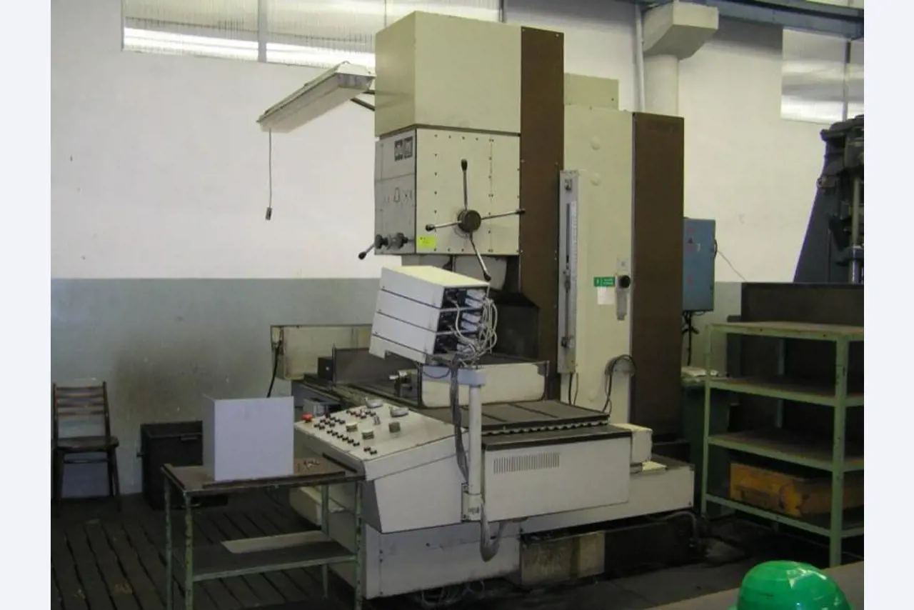 2 CNC bewerkingscentrums-1