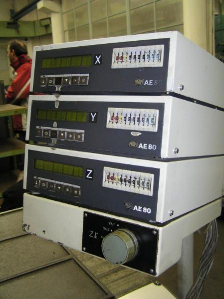 2 CNC machining center-5