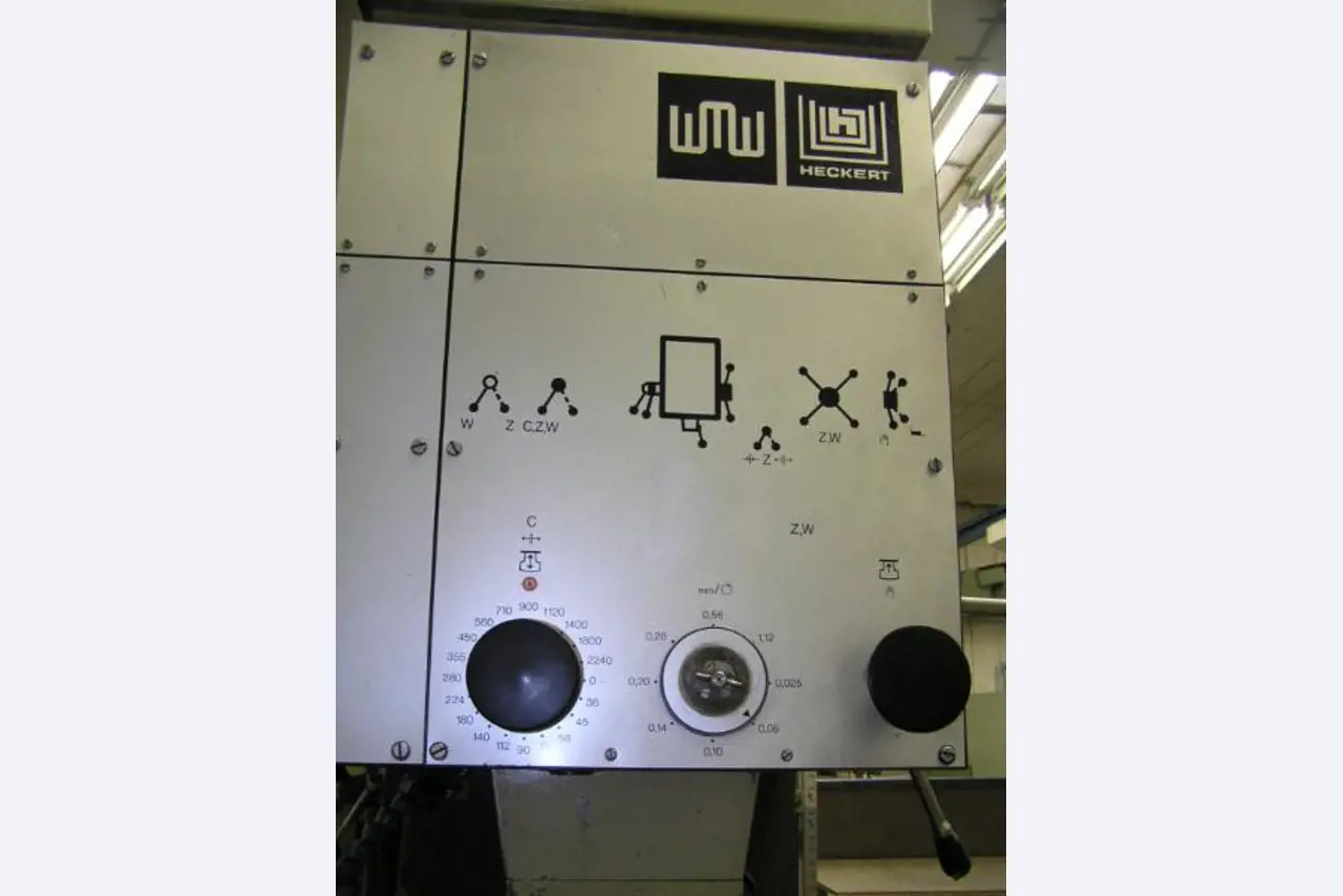 2 CNC bewerkingscentrums-7
