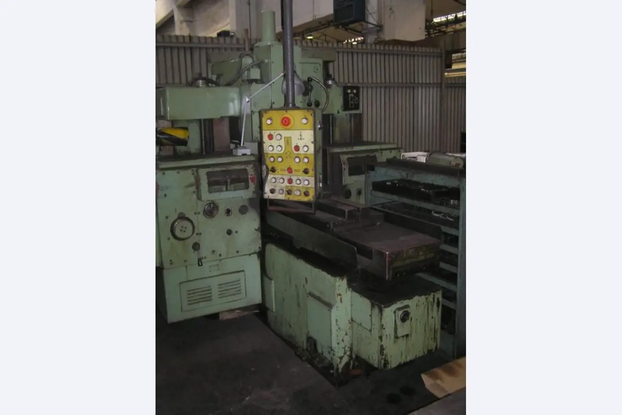 2 CNC Bearbeitungszentren-1