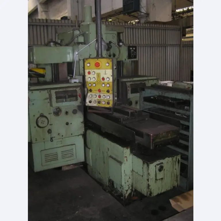 2 CNC Bearbeitungszentren-1