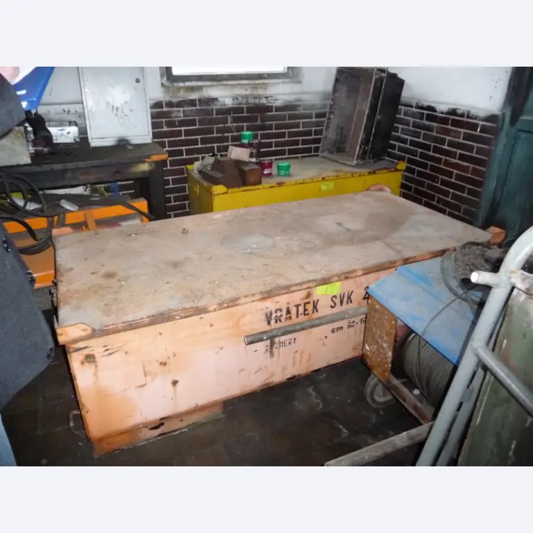 2 CNC machining center-2