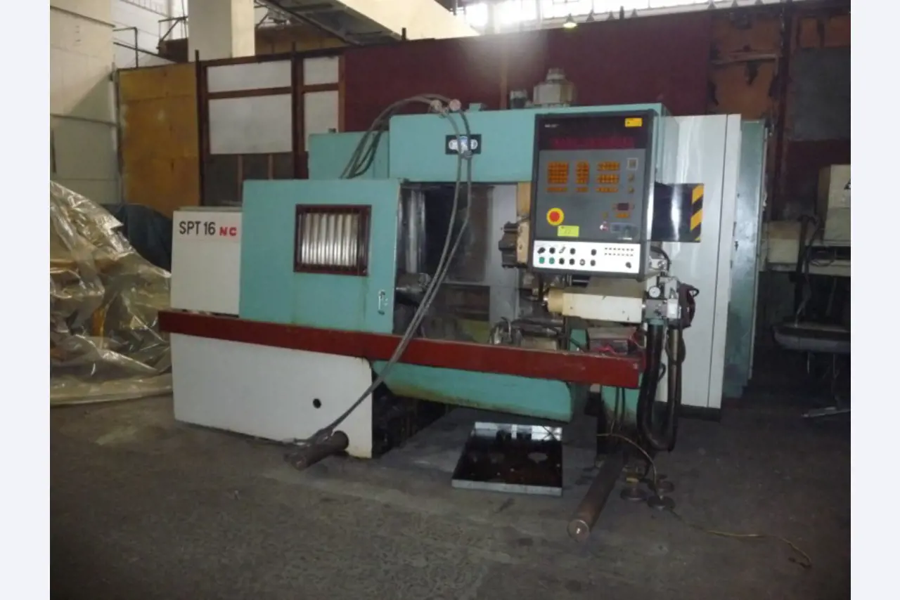 2 centros de mecanizado CNC-1