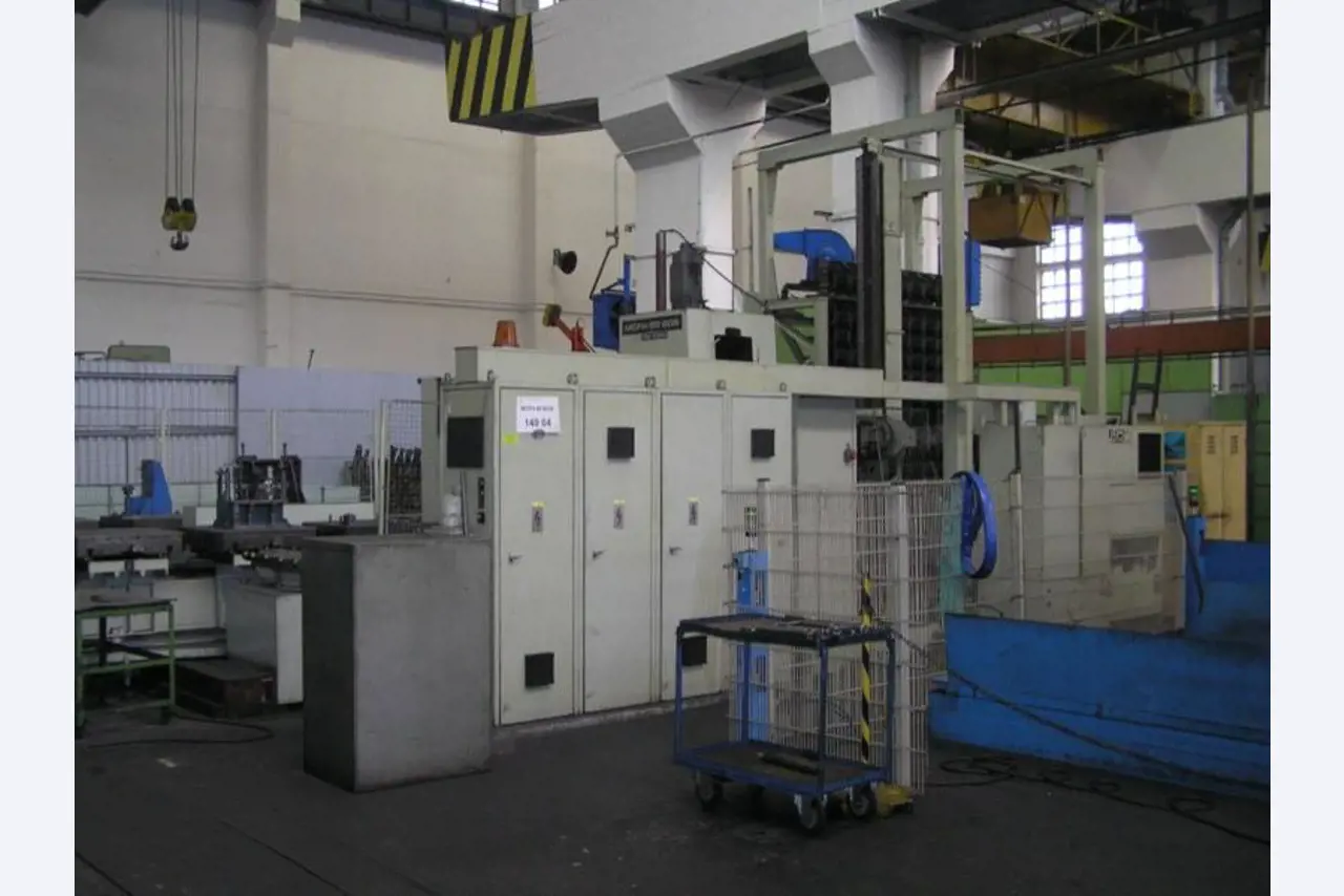 2 CNC Bearbeitungszentren-1