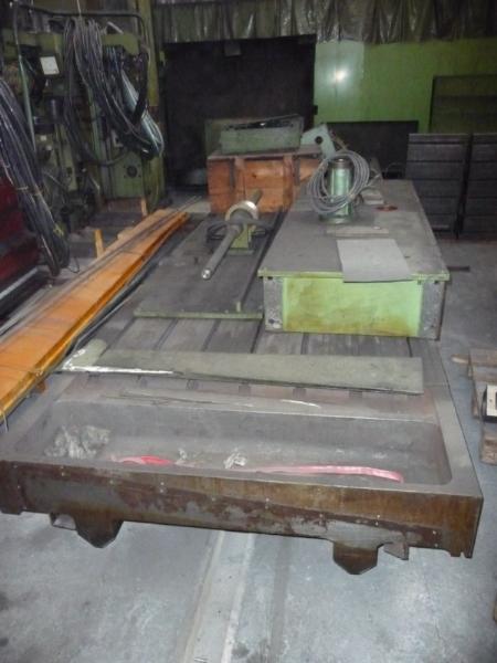 2 CNC machining center-2