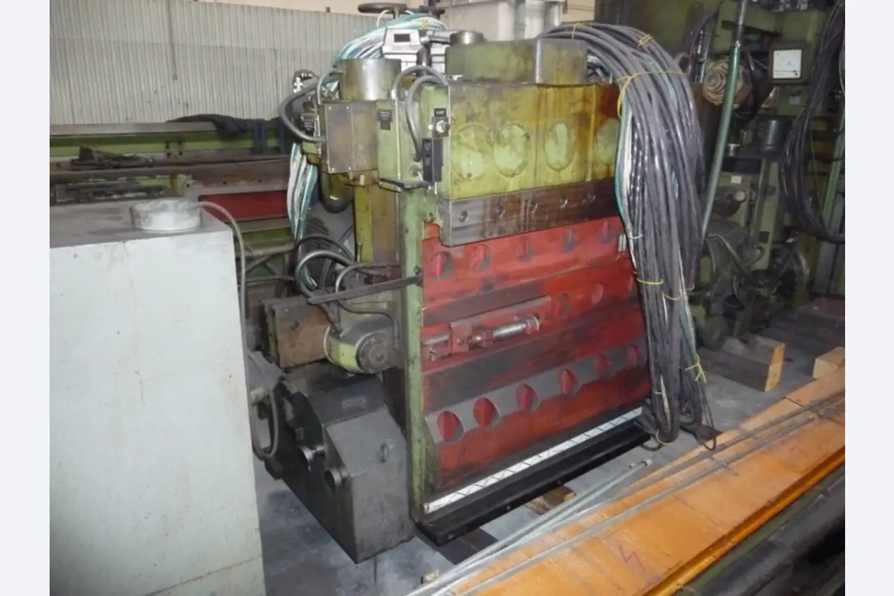 2 centros de mecanizado CNC-3