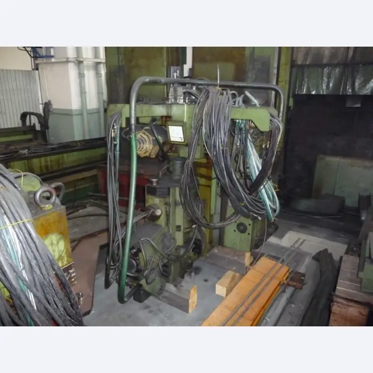2 centros de mecanizado CNC-4