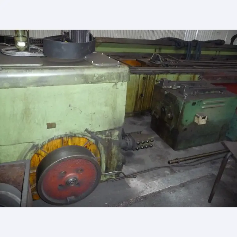 2 centros de mecanizado CNC-6
